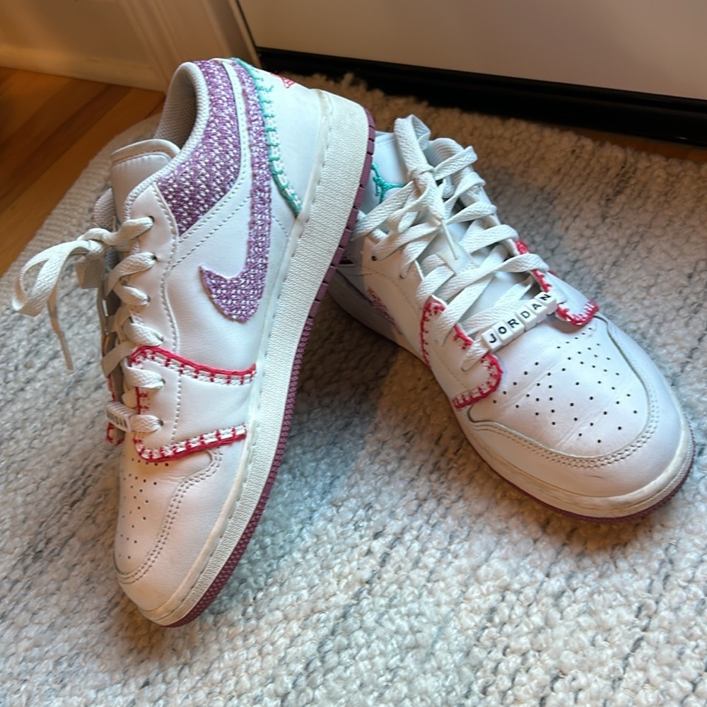 Nike Girls Jordan 1 Low Bordeaux Knit Youth Running Shoes - Picture 16 of 16